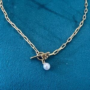 Elegant Gold Chain Necklace with Pearl Pendant